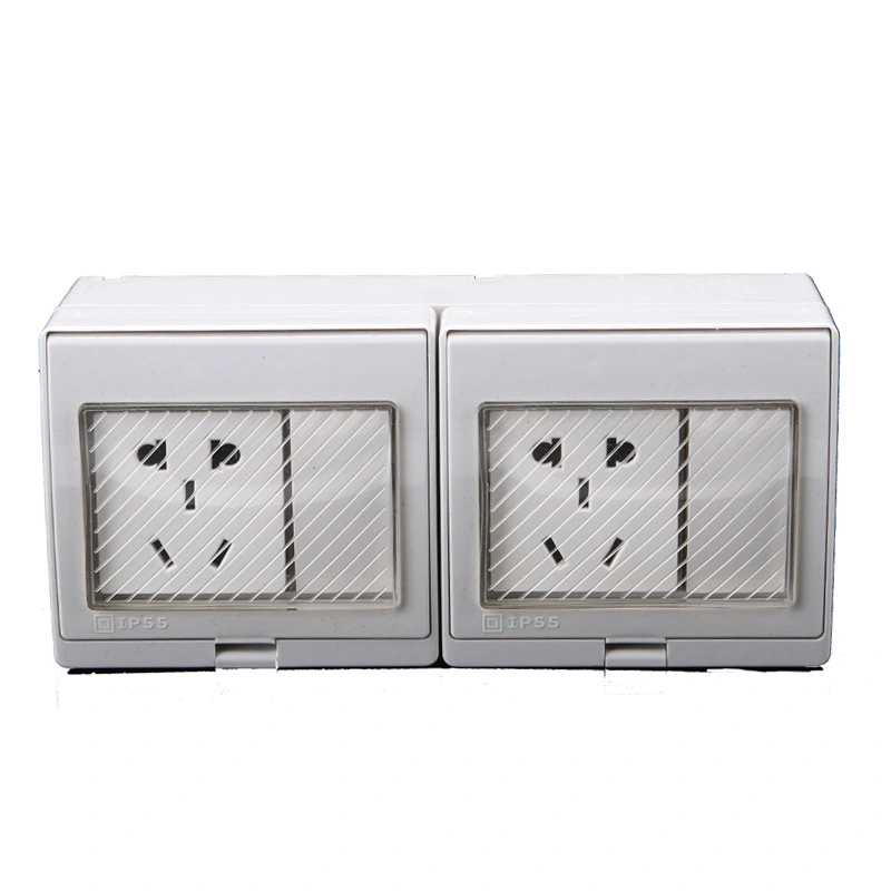 IP55 Series 5 Pin Multifunction Wall Socket miaraka amin'ny Switch for Home